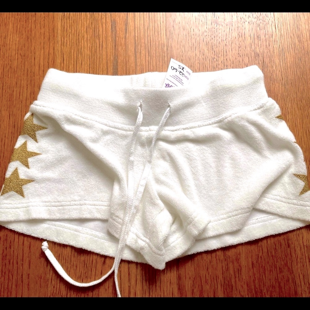 WHITE HARD TAIL SHORTS WITH GOLD STARS